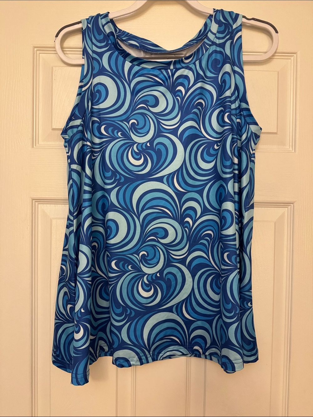 NWOT Top It off sleeveless swing shirt-size medium (oversized)